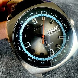 Seiko 21 Jewel Date stainless steel automatic leather band watch